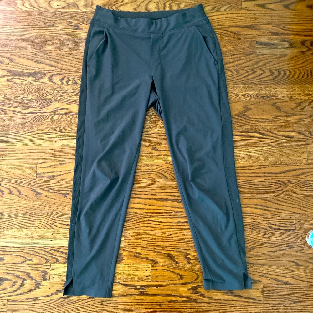 Athleta Green Wander Stash Pant